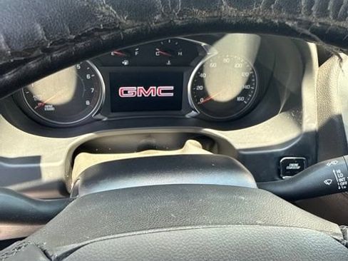 Used 2023 GMC Acadia SLT AWD/4WD image 2