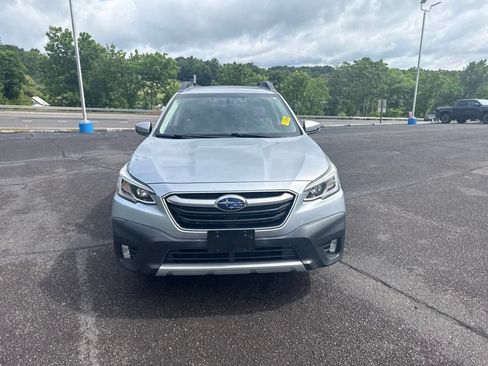 Used 2020 Subaru Outback Limited AWD/4WD image 3