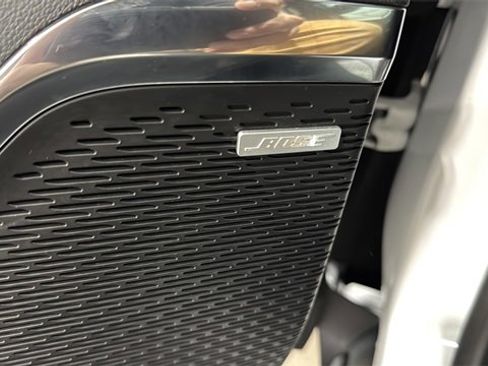 Used 2025 GMC Acadia Elevation image 21