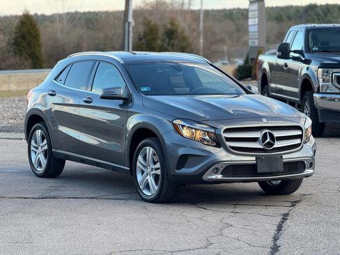 Used 2017 Mercedes-Benz GLA 250 4MATIC image 3
