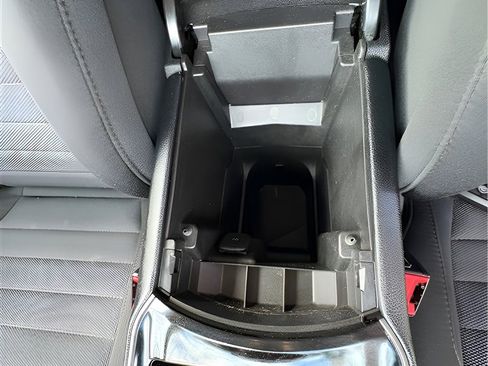 Used 2019 Ford Edge SE image 20