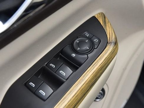 Used 2019 GMC Acadia Denali FWD image 8