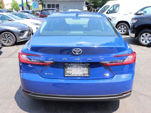 Used 2025 Toyota Camry LE FWD image 4