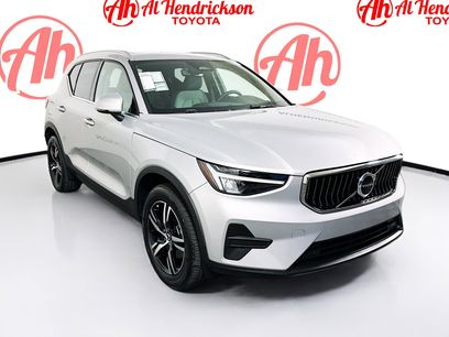 Used 2025 Volvo XC40 B5 Core