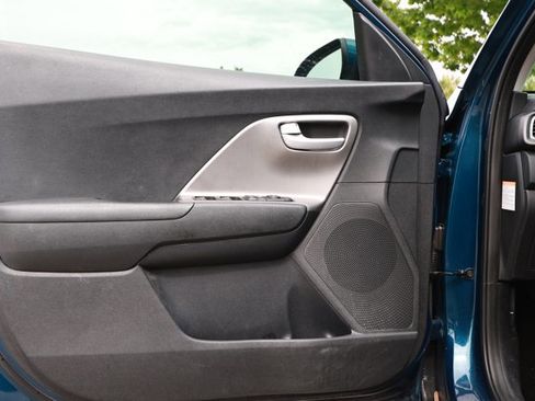 Used 2019 Kia Niro LX FWD image 22