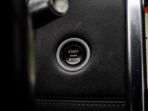 Used 2020 Land Rover Discovery Sport S image 26