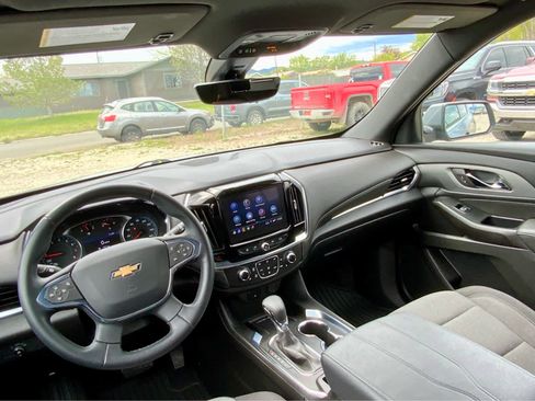 Used 2023 Chevrolet Traverse LT w/ Rear Camera Mirror Package AWD/4WD image 35