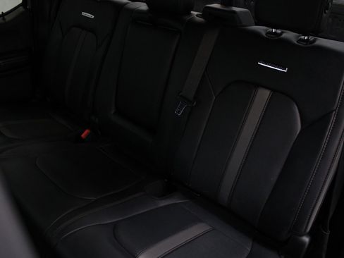 Used 2019 Ford F150 Platinum w/ Equipment Group 701A Luxury AWD/4WD image 17