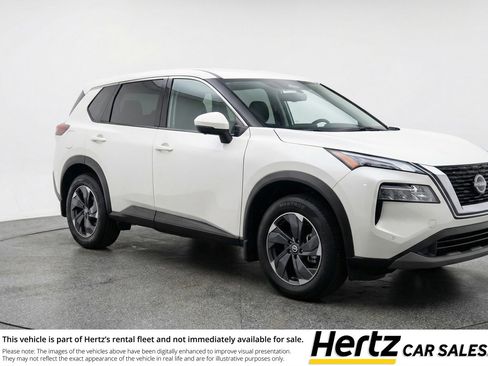 Used 2025 Nissan Rogue SV image 1