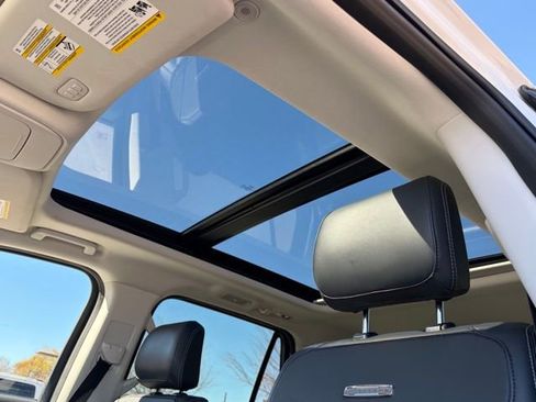 Used 2025 Ford Expedition Platinum image 13