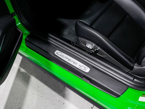 Used 2014 Porsche 911 Carrera 4S image 25