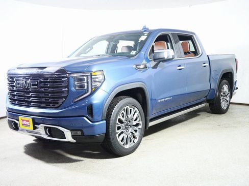 Used 2024 GMC Sierra 1500 Denali Ultimate image 3