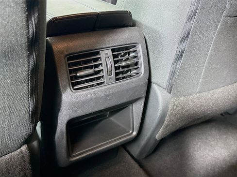Used 2021 Nissan Rogue S FWD image 18