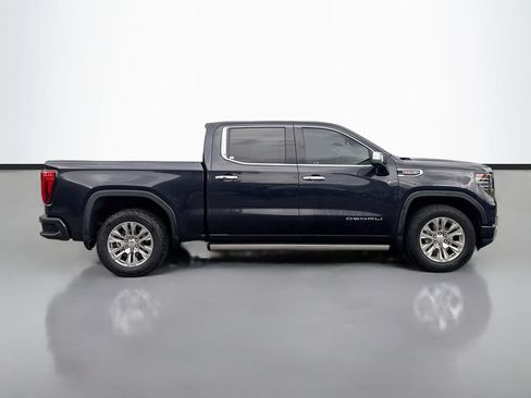 Used 2023 GMC Sierra 1500 Denali w/ Technology Package AWD/4WD image 2