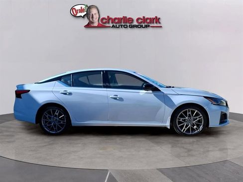 Used 2023 Nissan Altima 2.0 SR image 6
