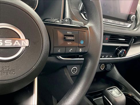 Certified 2023 Nissan Rogue SV image 24