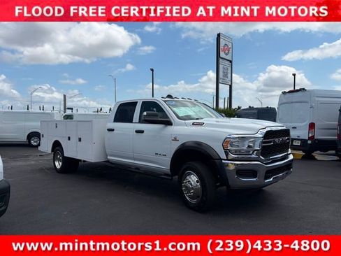 Used 2020 RAM 4500 Tradesman w/ Chrome Appearance Group RWD image 2