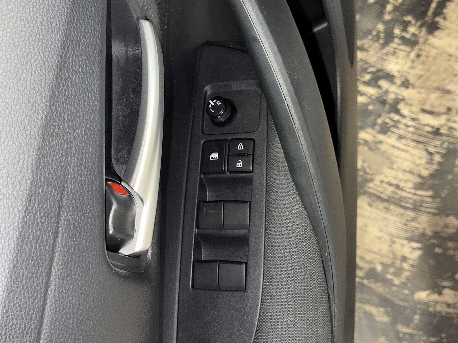 Used 2021 Toyota Corolla LE w/ Carpet Mat Package (TMS) FWD image 22