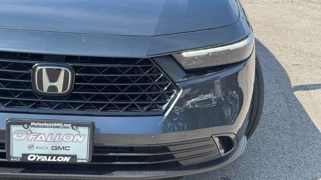 Used 2023 Honda Accord EX image 5