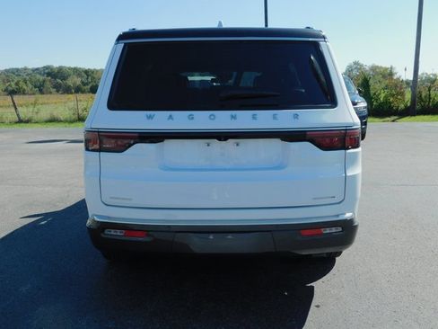 Used 2022 Jeep Wagoneer Series III w/ Flexible Seating Group image 8