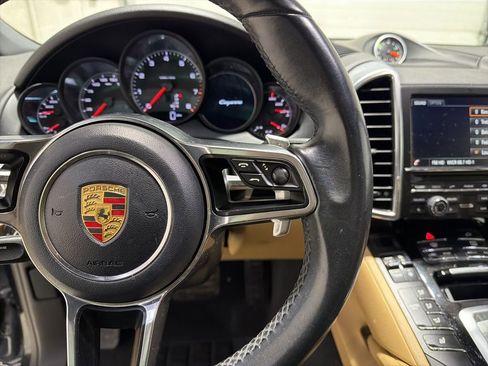 Used 2016 Porsche Cayenne image 23