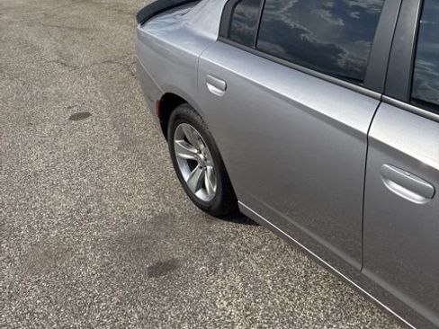 Used 2018 Dodge Charger SXT Plus RWD image 9