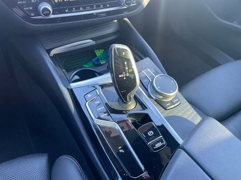 Used 2022 BMW 530i w/ Convenience Package image 19