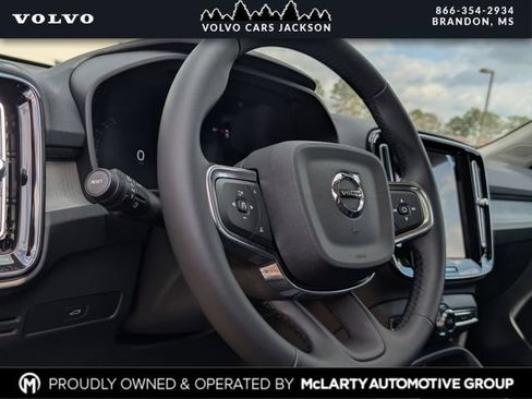New 2026 Volvo XC40 B5 Core AWD/4WD image 7