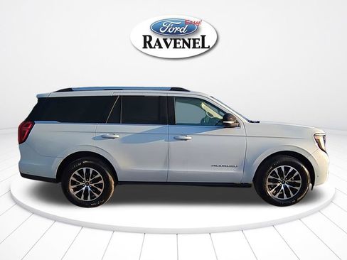 Used 2025 Ford Expedition Platinum AWD/4WD image 3