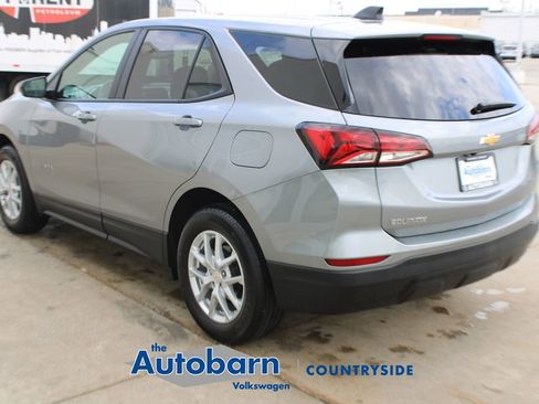 Used 2024 Chevrolet Equinox LS w/ LS Convenience Package FWD image 4