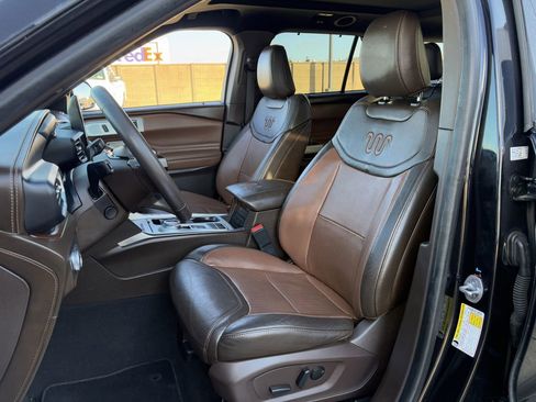 Used 2022 Ford Explorer King Ranch w/ Technology Package image 26