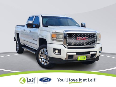 Used 2017 GMC Sierra 2500 Denali w/ Suspension Package, Off-Road AWD/4WD image 2