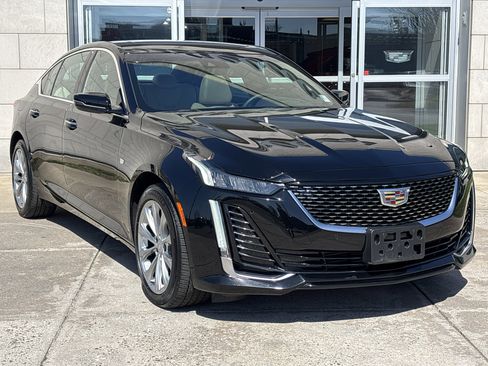 Used 2023 Cadillac CT5 Luxury image 2