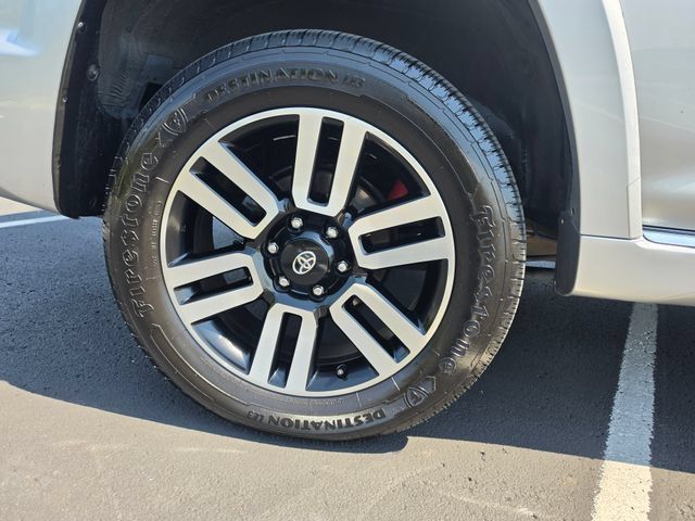Used 2022 Toyota 4Runner Limited AWD/4WD image 7