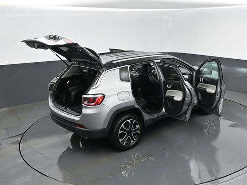 Used 2022 Jeep Compass Limited AWD/4WD image 26