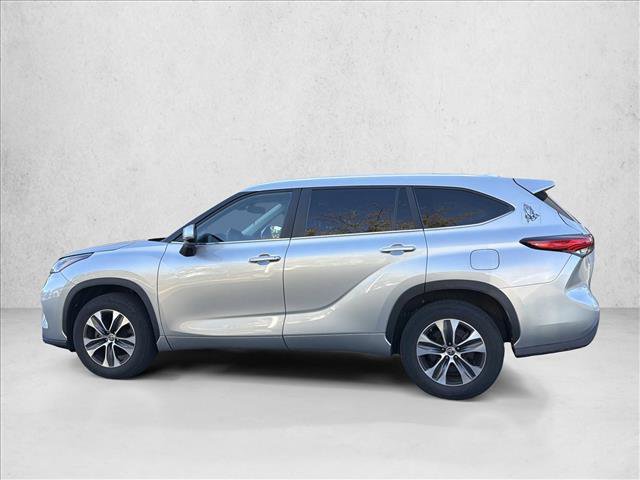 Used 2023 Toyota Highlander XLE FWD image 8