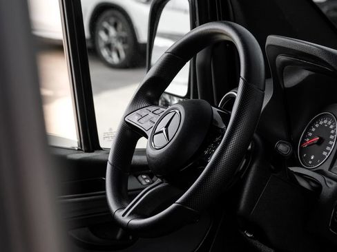 Used 2025 Mercedes-Benz Sprinter 2500 w/ Dashboard Charging Package image 11