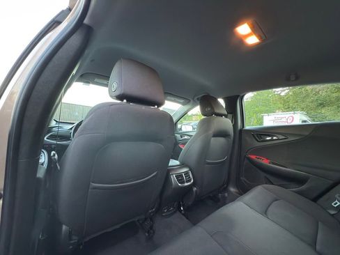 Used 2018 Chevrolet Malibu LT FWD image 16