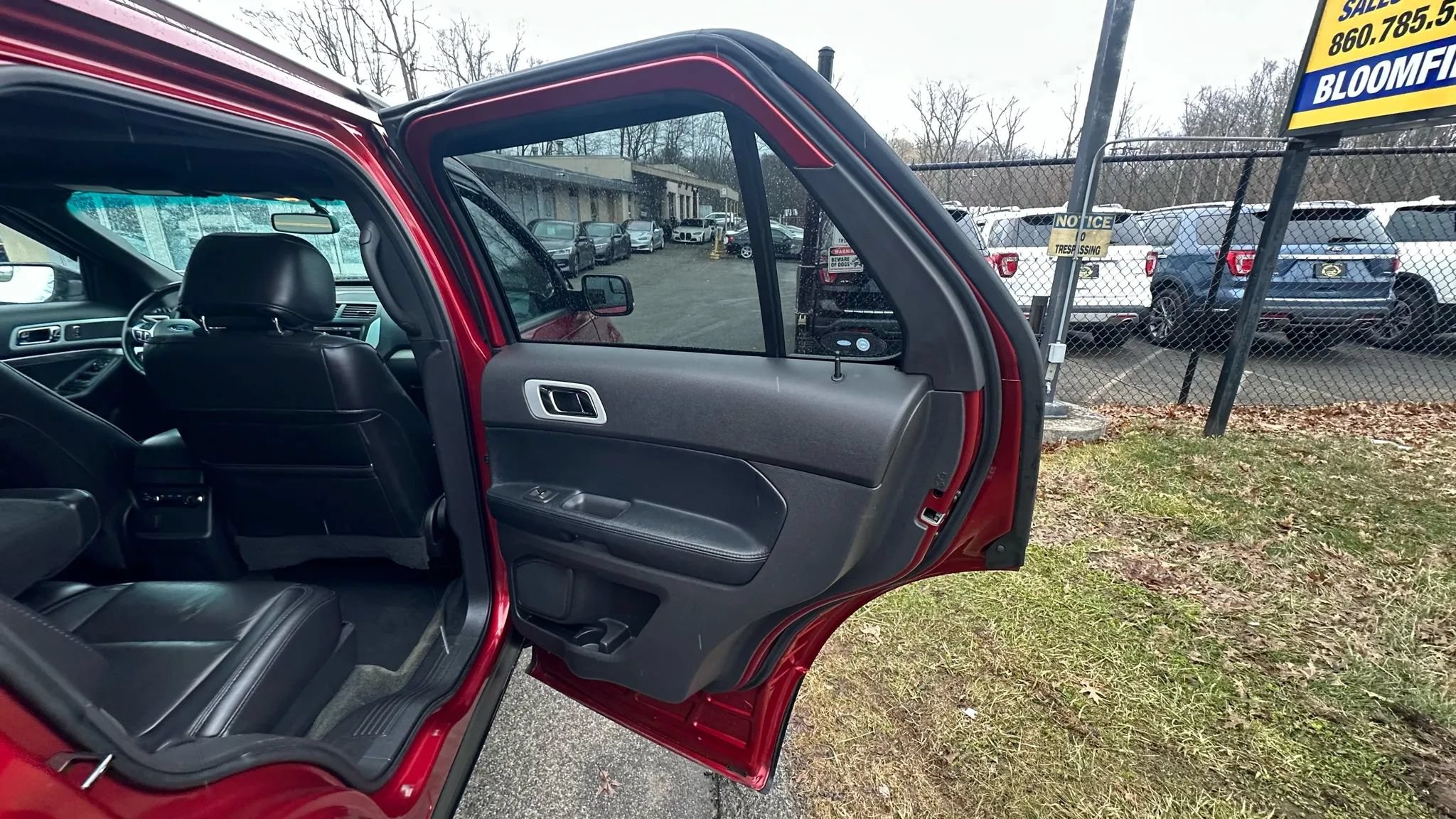 Used 2014 Ford Explorer XLT AWD/4WD image 30