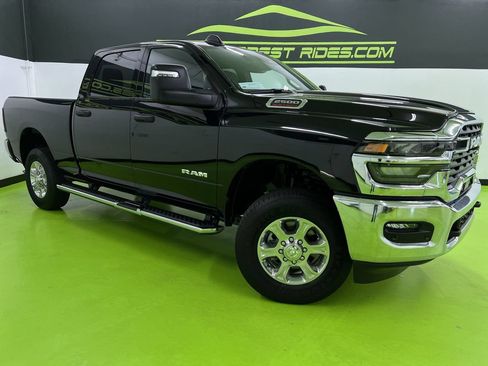 Used 2025 RAM 2500 Big Horn AWD/4WD image 1