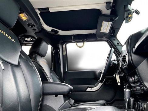 Used 2014 Jeep Wrangler Unlimited Sahara w/ Connectivity Group image 26