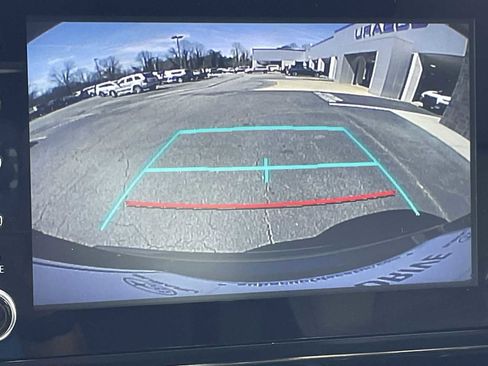 Used 2019 Toyota C-HR XLE image 17