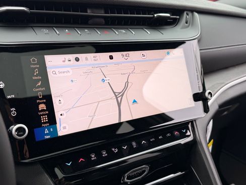 New 2026 Jeep Grand Cherokee Altitude image 17