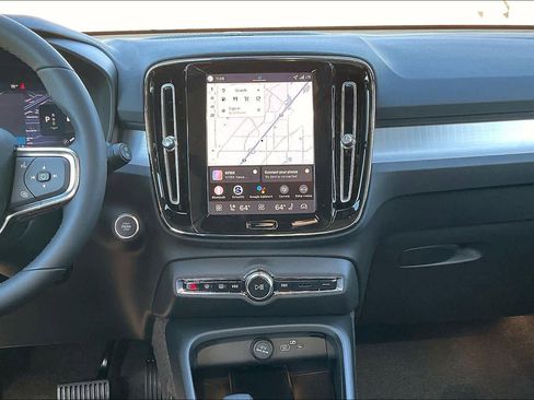 New 2026 Volvo XC40 B5 Ultra w/ Climate Package image 9