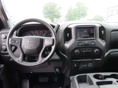 Used 2021 Chevrolet Silverado 1500 Custom Trail Boss w/ Midnight Edition AWD/4WD image 5