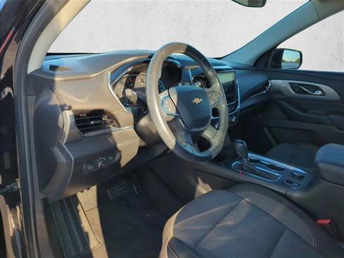 Used 2020 Chevrolet Traverse LT image 12