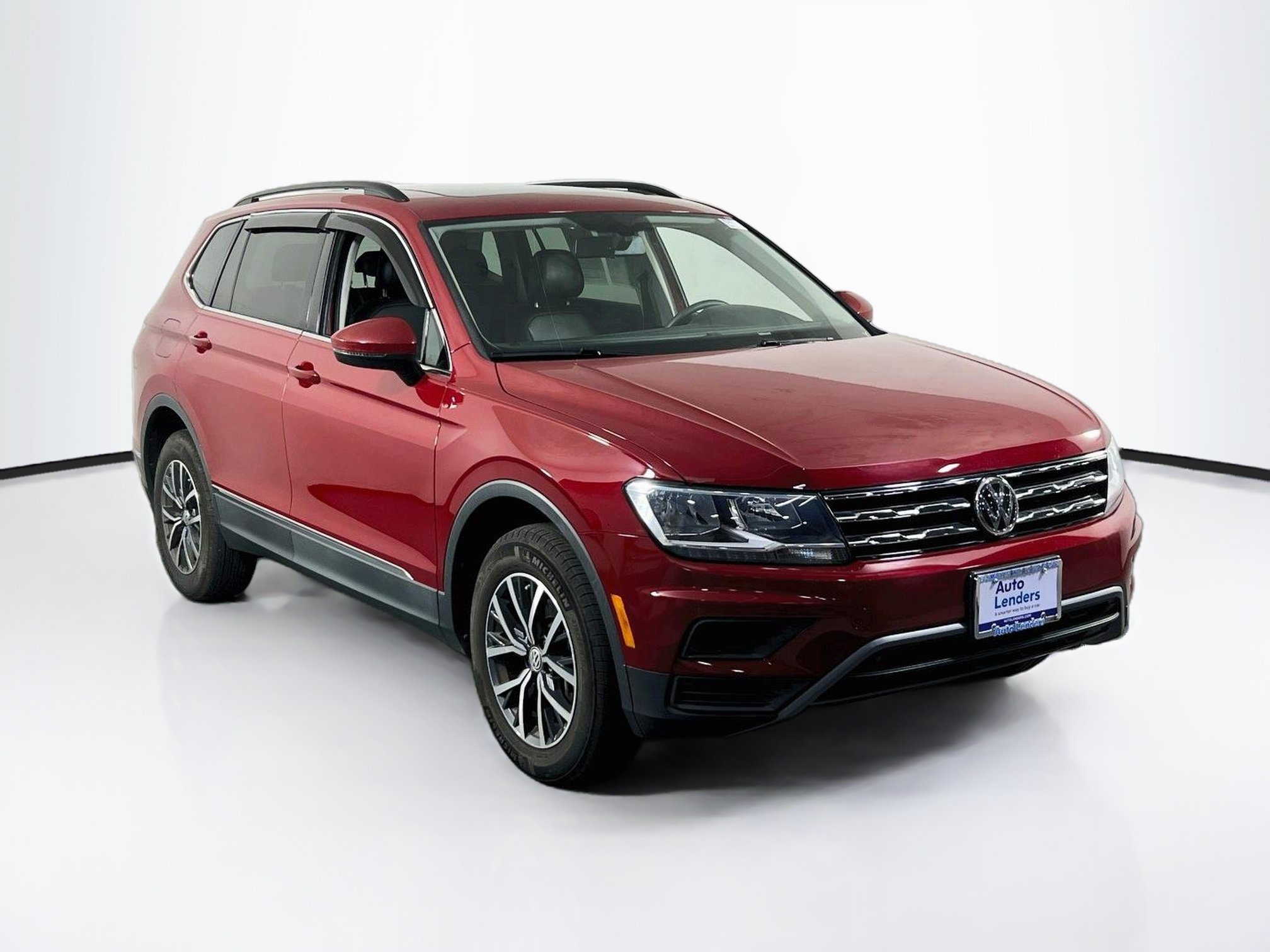 Used 2020 Volkswagen Tiguan SE w/ Panoramic Sunroof Package AWD/4WD image 3