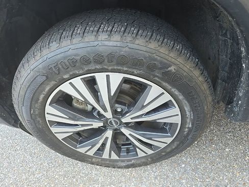 Used 2023 Nissan Rogue SV image 11