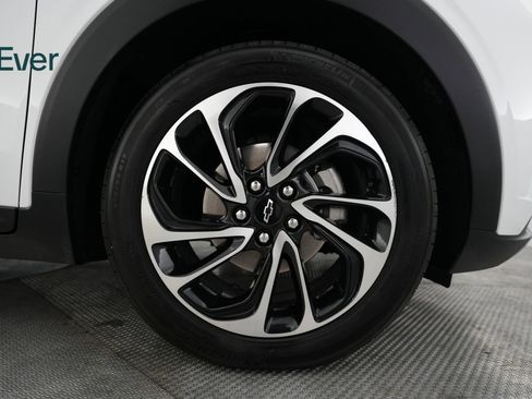 Used 2023 Chevrolet Bolt EUV Premier w/ Sun & Sound Package image 22