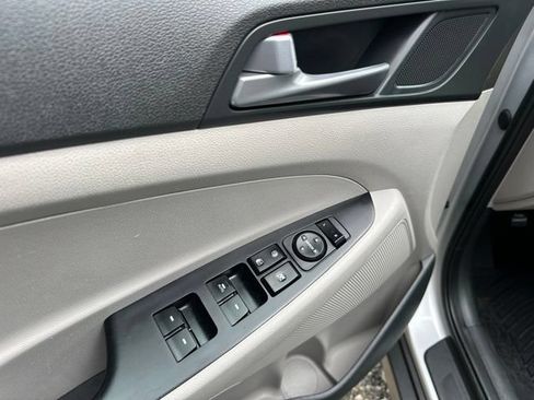Used 2017 Hyundai Tucson SE w/ SE Popular Package 02 AWD/4WD image 11